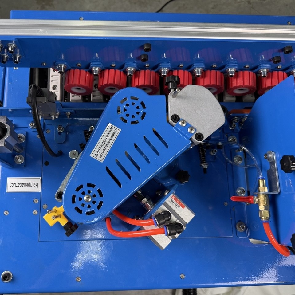 Кромкооблицовочный станок DELTAMACHINERY DM-125 PROФото 7085-03.jpg