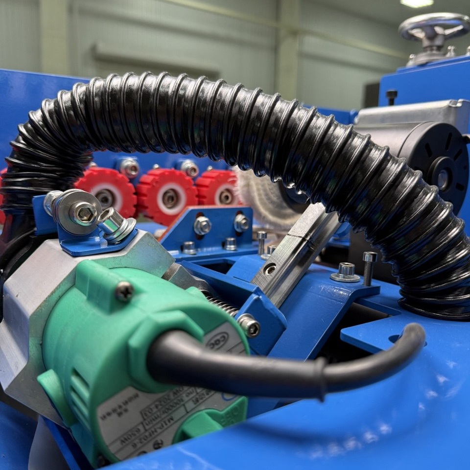 Кромкооблицовочный станок DELTAMACHINERY DM-125 PROФото 7085-08.jpg