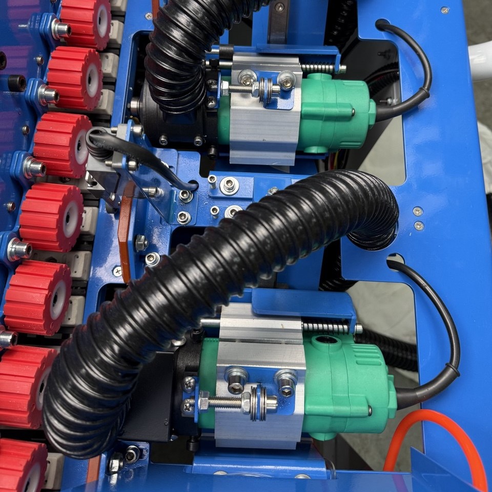 Кромкооблицовочный станок DELTAMACHINERY DM-125 PROФото 7085-09.jpg