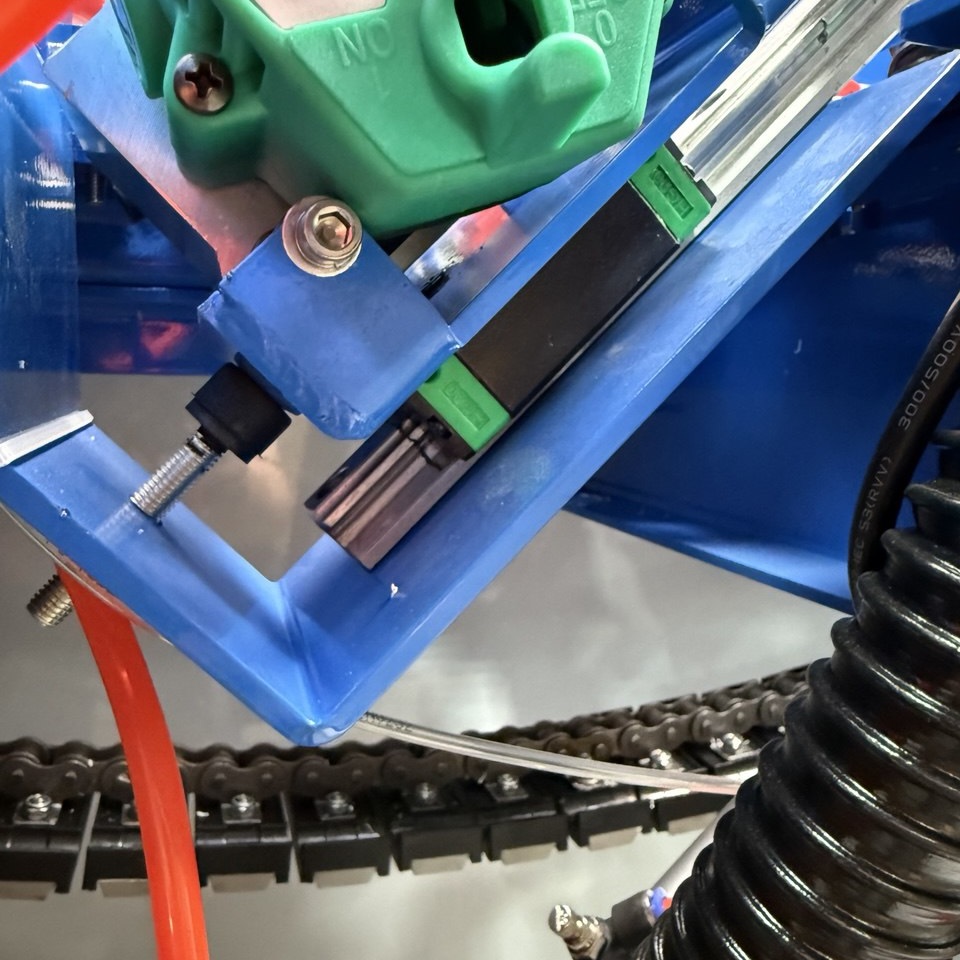 Кромкооблицовочный станок DELTAMACHINERY DM-125 PROФото 7085-10.jpg