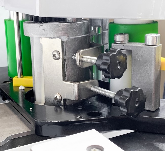 Кромкооблицовочный станок WoodTec KM 40Фото 7111-04.jpg