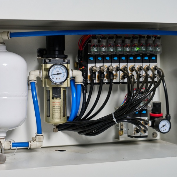 Полуавтоматический кромкооблицовочный станок DELTAMACHINERY DM-1000-3Фото 7112-03.jpg