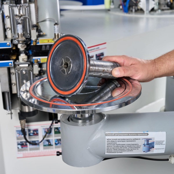 Полуавтоматический кромкооблицовочный станок DELTAMACHINERY DM-900Фото 7113-06.jpg