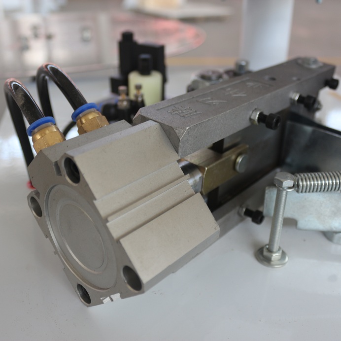 Кромкооблицовочный станок DELTAMACHINERY DM-115Фото 7117-04.jpg