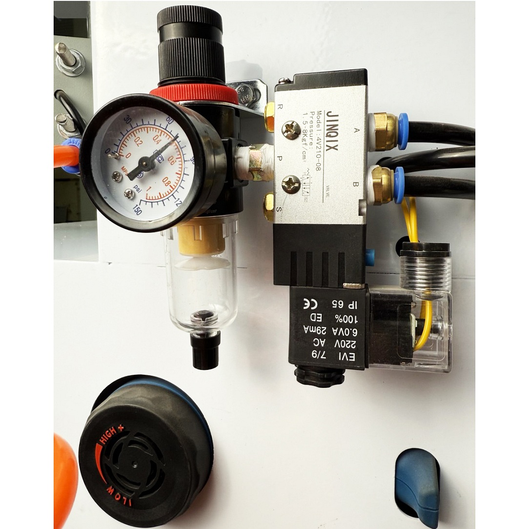 Кромкооблицовочный станок DELTAMACHINERY DM-118Фото 7118-04.jpg