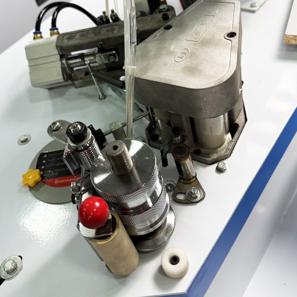 Кромкооблицовочный станок DELTAMACHINERY DM-118Фото 7118-08.jpg