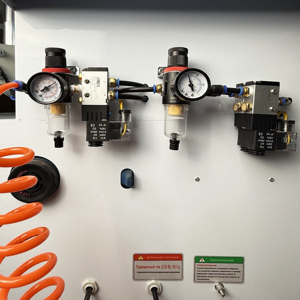 Кромкооблицовочный станок DELTAMACHINERY DM-118Фото 7118-10.jpg