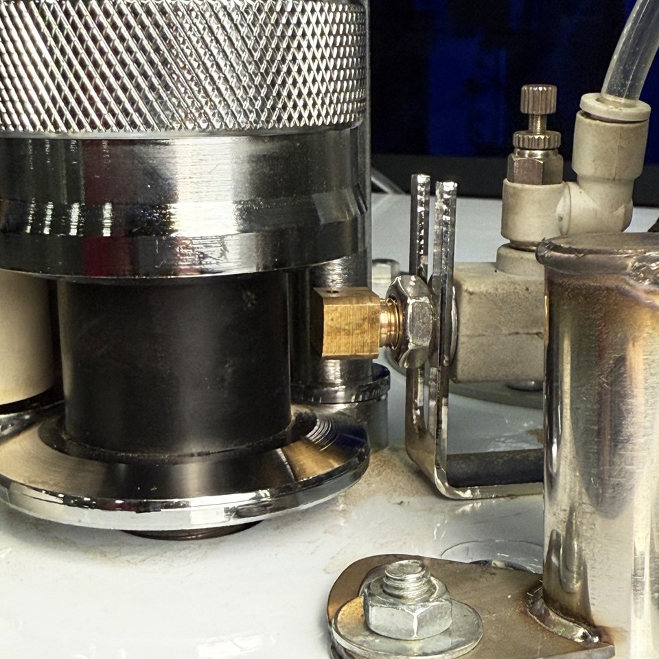 Кромкооблицовочный станок DELTAMACHINERY DM-118Фото 7118-12.jpg