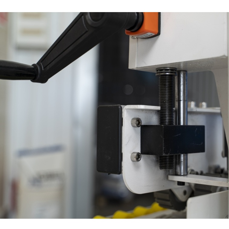 Автоматический кромкооблицовочный станок DELTAMACHINERY DM-130Фото 7119-02.jpg