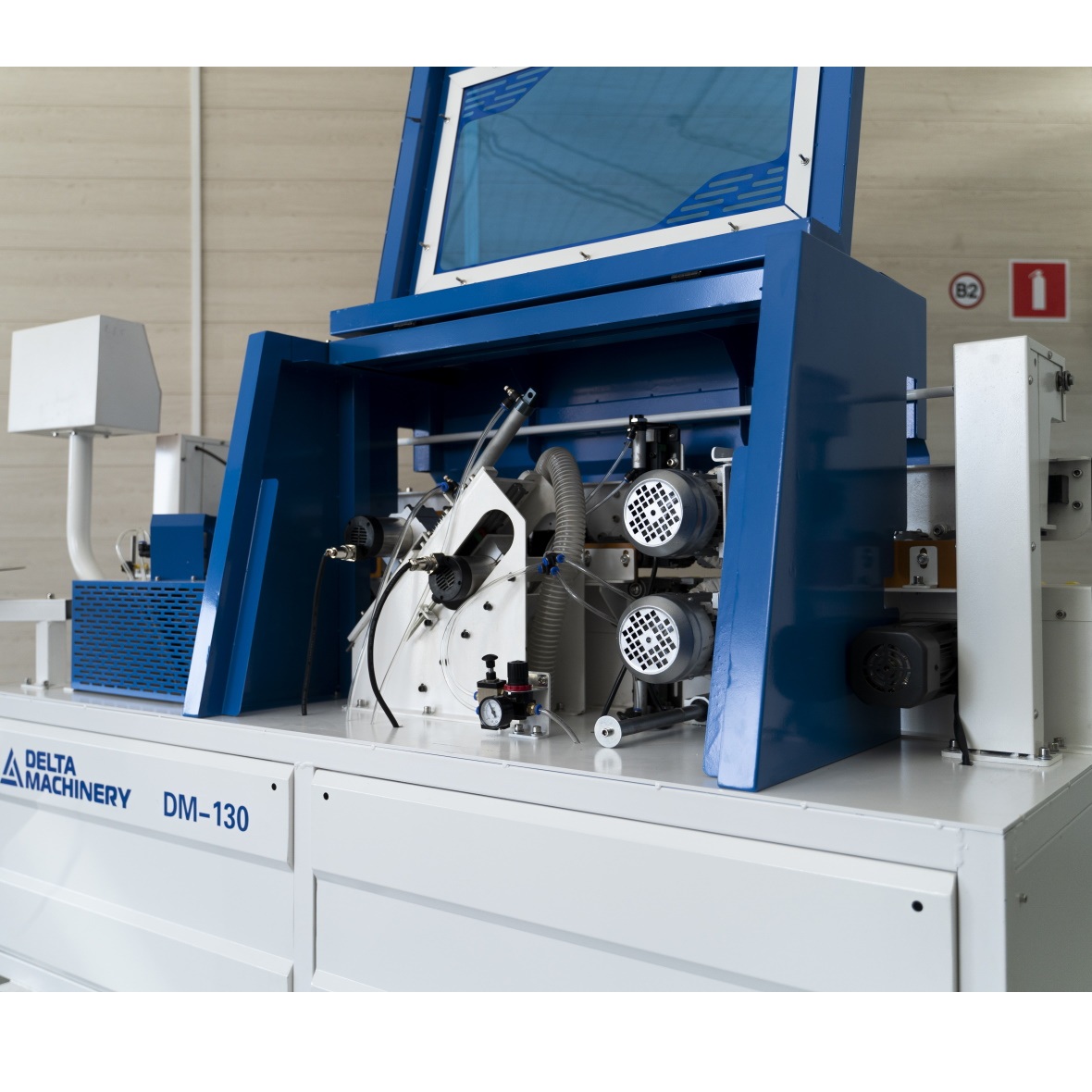 Автоматический кромкооблицовочный станок DELTAMACHINERY DM-130Фото 7119-04.jpg