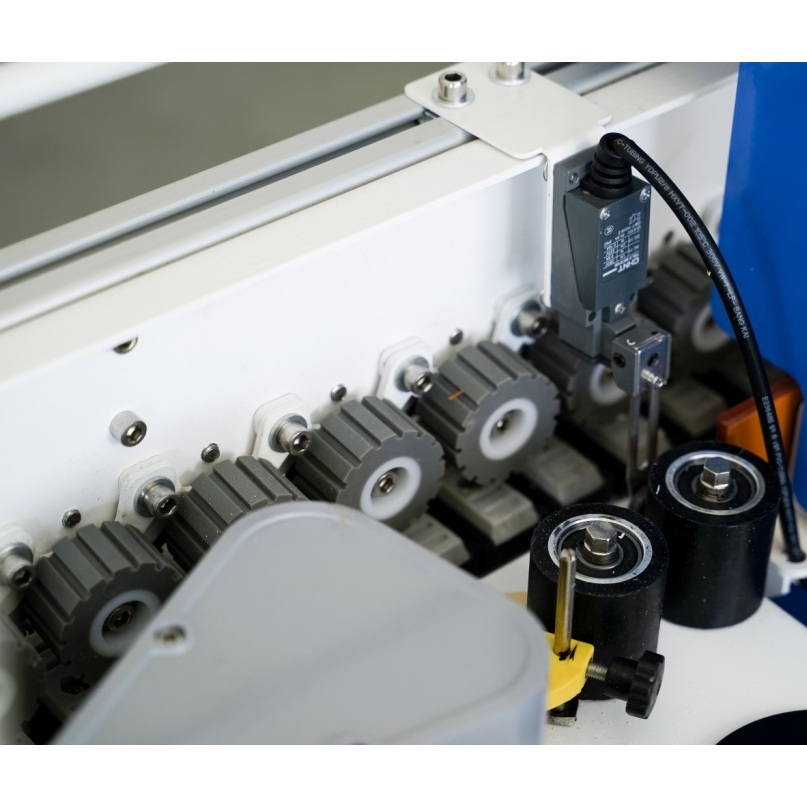 Автоматический кромкооблицовочный станок DELTAMACHINERY DM-130Фото 7119-06.jpg