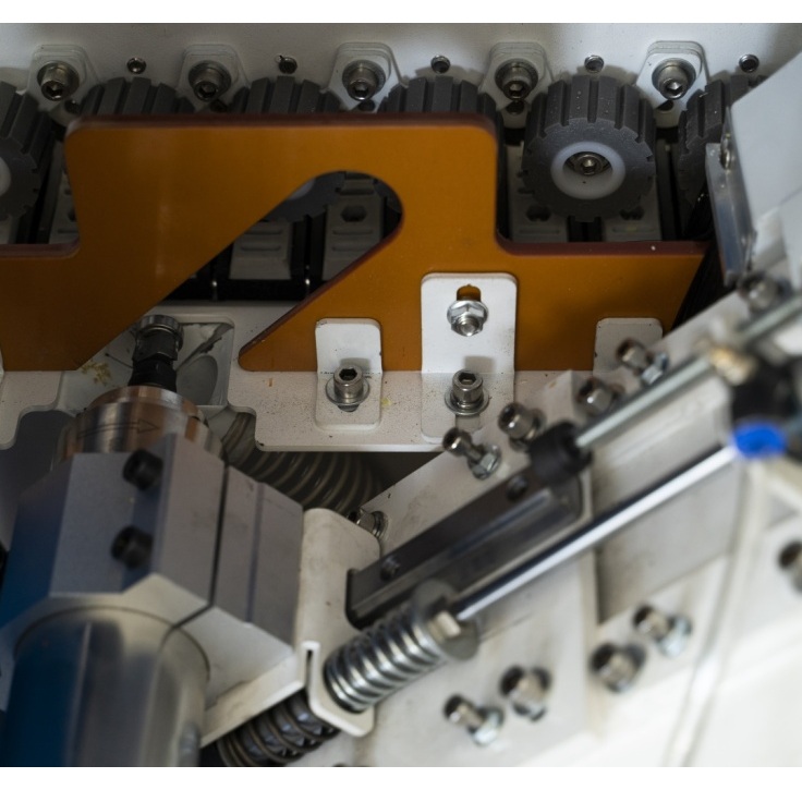 Автоматический кромкооблицовочный станок DELTAMACHINERY DM-130Фото 7119-09.jpg