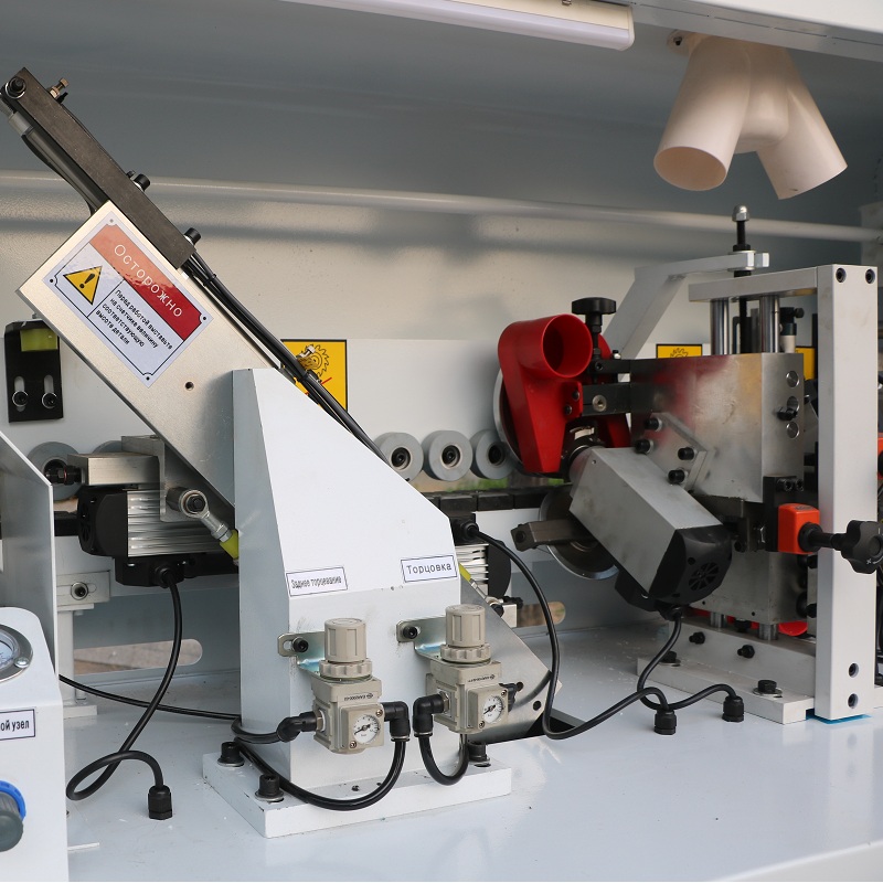 Автоматический кромкооблицовочный станок DELTAMACHINERY DM-300Фото 7120-06.jpg