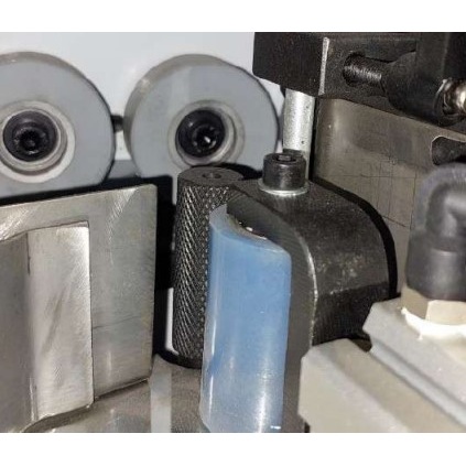 Автоматический кромкооблицовочный станок DELTAMACHINERY DM-400Фото 7123-03.jpg