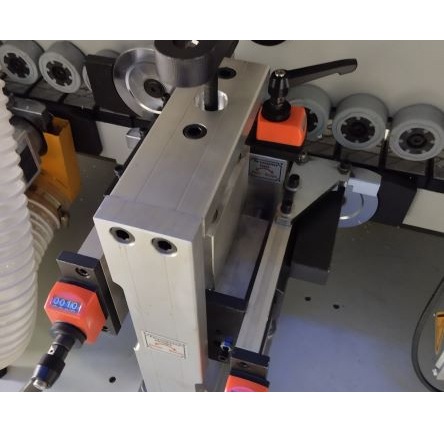 Автоматический кромкооблицовочный станок DELTAMACHINERY DM-415Фото 7124-05.jpg