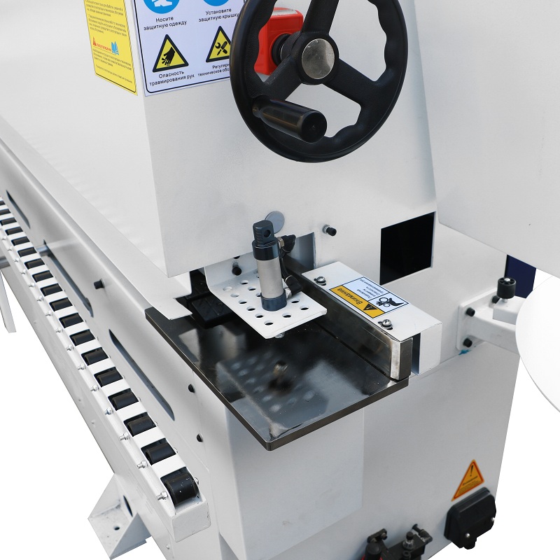 Автоматический кромкооблицовочный станок DELTAMACHINERY DM-400FФото 7125-03.jpg