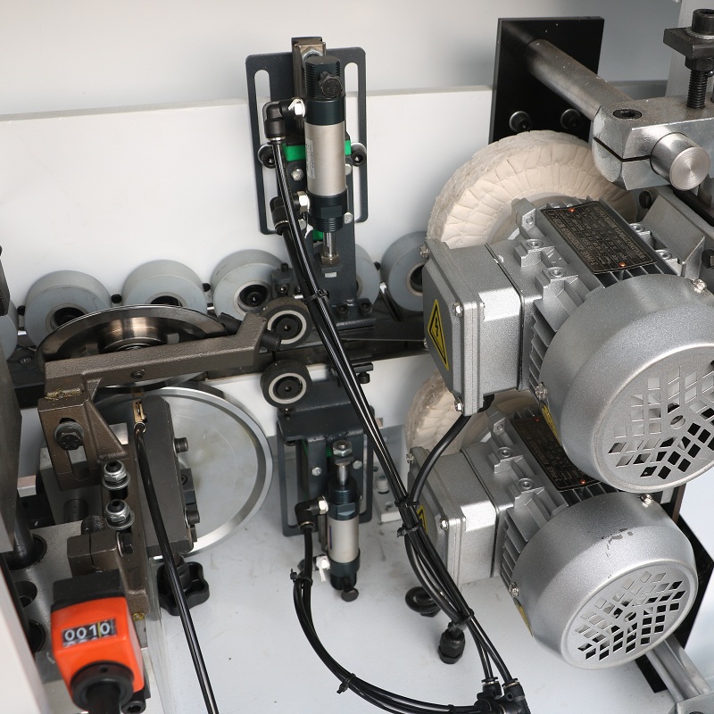 Автоматический кромкооблицовочный станок DELTAMACHINERY DM-400FФото 7125-09.jpg