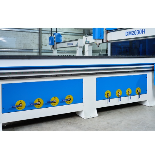 Фрезерный станок с ЧПУ DELTAMACHINERY DM-2030HФото 7154-02.jpg