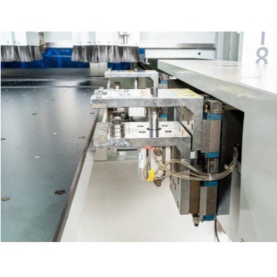 Сверлильно-присадочный центр с ЧПУ DELTAMACHINERY DM-612BDФото 7160-02.jpg