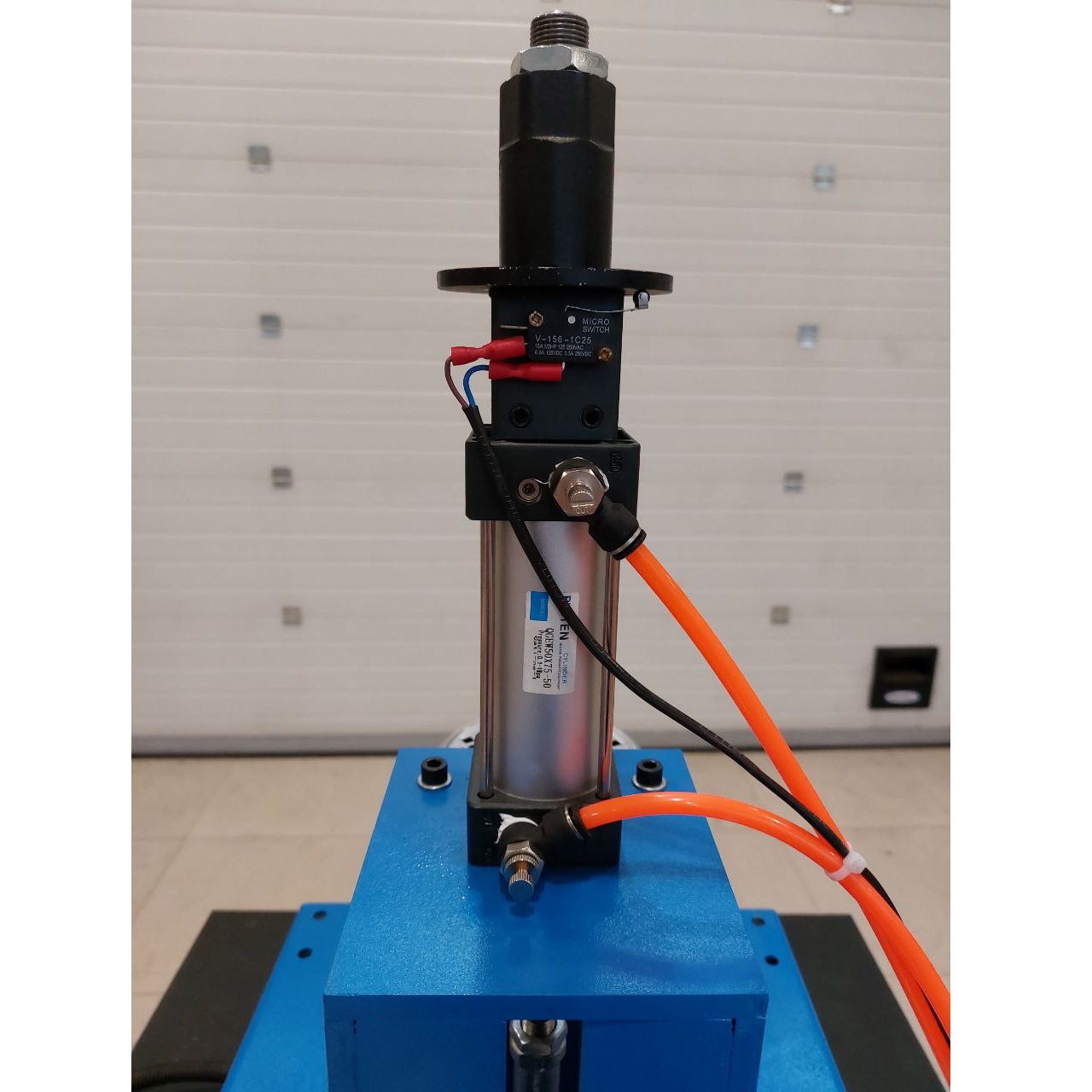 Сверлильно-присадочный станок под петли и эксцентриковые стяжки DELTAMACHINERY DM-8Фото 7162-09.jpg