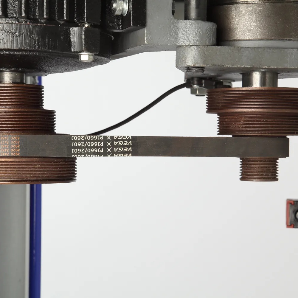 Фрезерный станок по дереву BELMASH MM2200P/400 (2.2 кВт, 400 В)Фото 7227-10.jpg