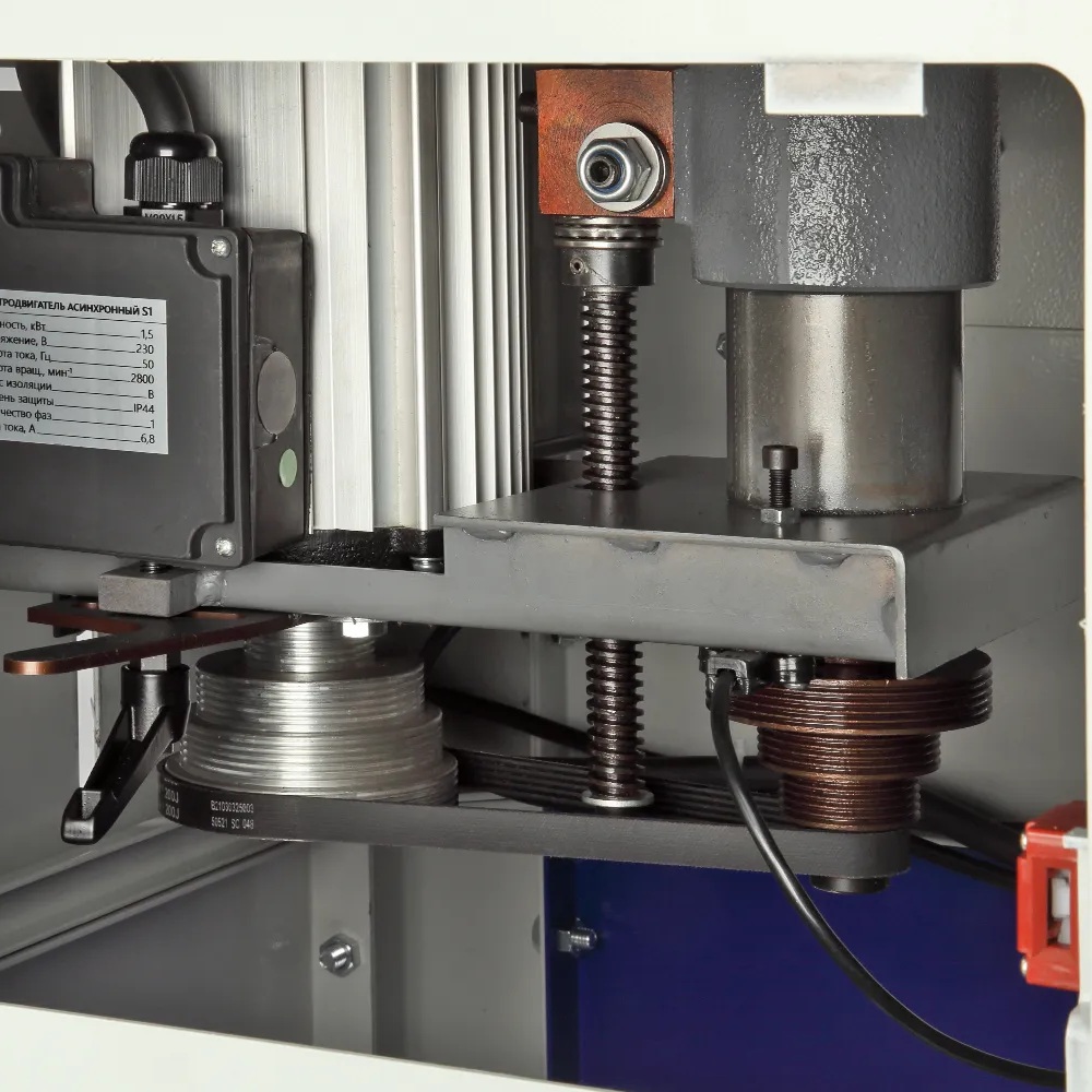 Фрезерный станок по дереву BELMASH MM1500ST1000Фото 7228-10.jpg