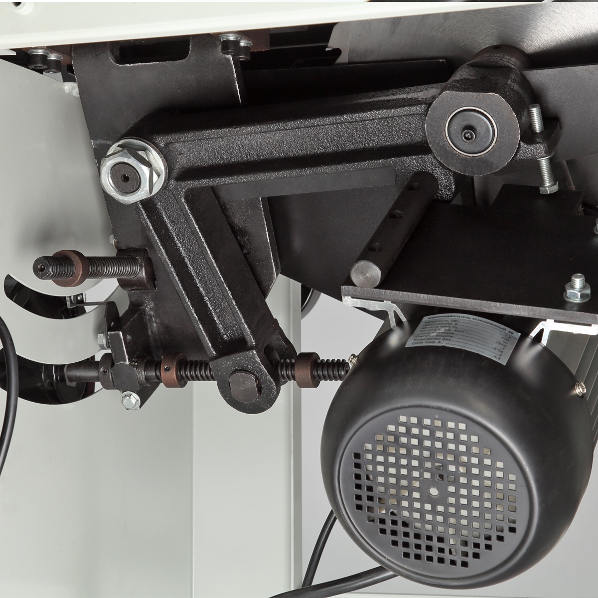 Циркулярный станок BELMASH TS-250ST1300/400 (2.2 кВт, 400 В)Фото 7245-04.jpg