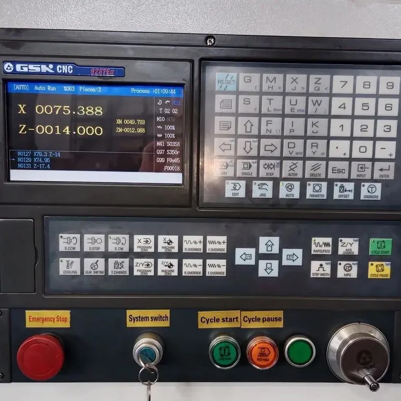 Токарный станок с ЧПУ REALREZ CK 6130Фото 7295-02.jpg