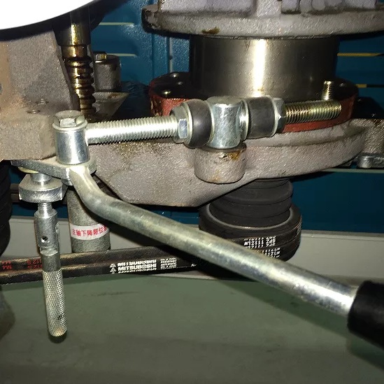 Фрезерный станок с шипорезной кареткой EcoWood Т 120 KФото 7357-04.jpg