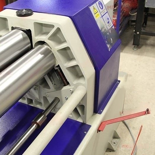 Вальцовочный электромеханический станок Bendmak CYL-ST 140-25/4.0Фото 7577-04.jpg