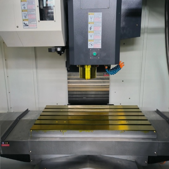 Вертикальный обрабатывающий центр с ЧПУ REALREZ VMC855 Fanuc Oi-MF tf plusФото 7579-04.jpg