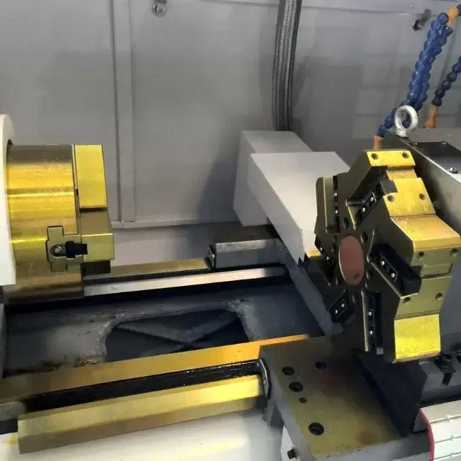 Токарный станок с ЧПУ REALREZ CK 6132х750 GAH6Фото 7586-03.jpg