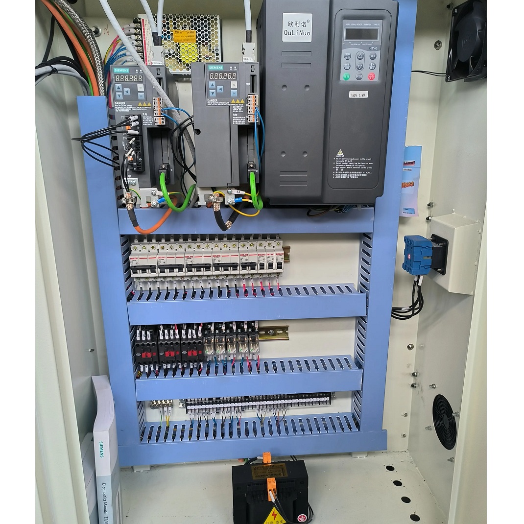 Токарный станок с ЧПУ REALREZ CK 6150х750 SAM6Фото 7587-04.jpg