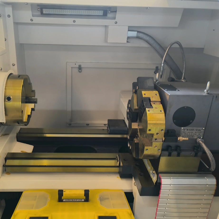 Токарный станок с ЧПУ REALREZ CK 6150х750 SAM6Фото 7587-05.jpg