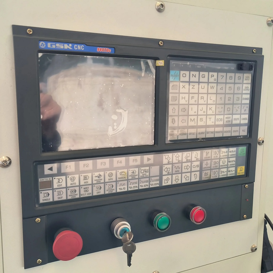 Токарный станок с ЧПУ REALREZ CK 6180х2000 (GSK980TDC)Фото 7588-04.jpg