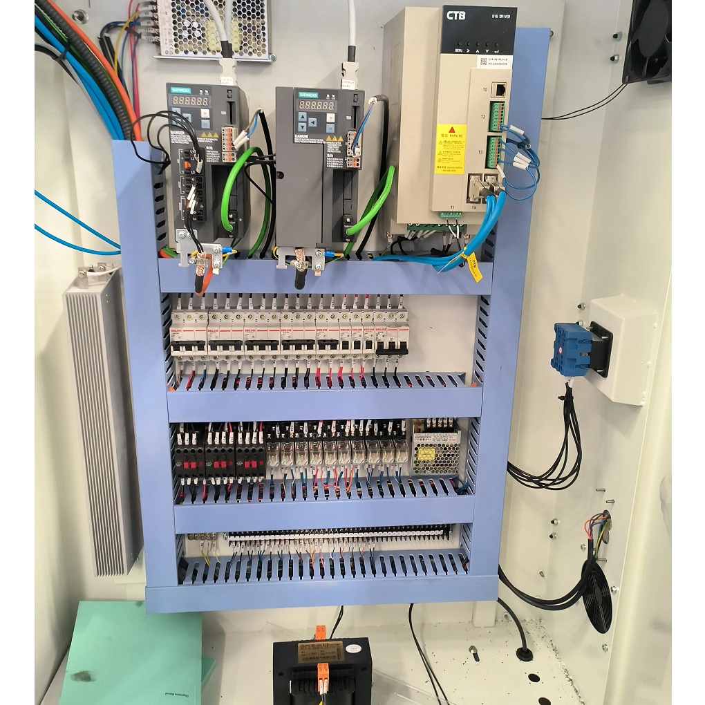 Токарный станок с ЧПУ REALREZ CK 6150х1000 SERVO + VDIФото 7589-03.jpg