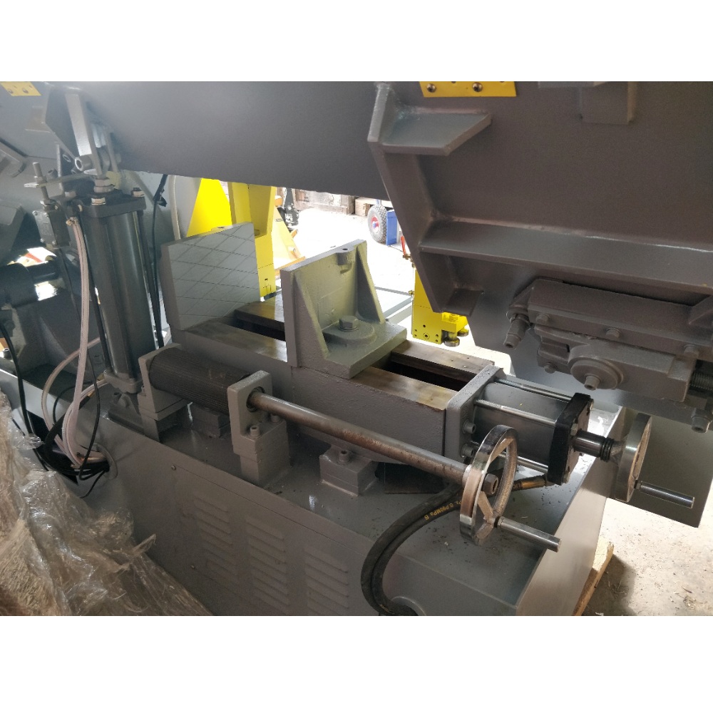 Полуавтоматический ленточнопильный станок REALREZ GB4030Фото 7618-05.jpg