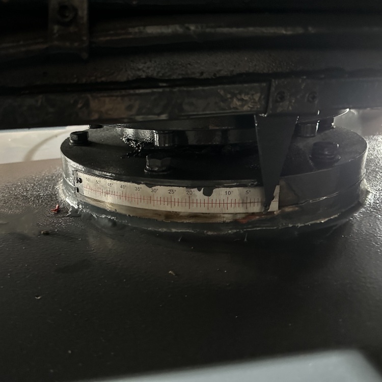 Полуавтоматический ленточнопильный станок REALREZ GB4250XФото 7619-04.jpg