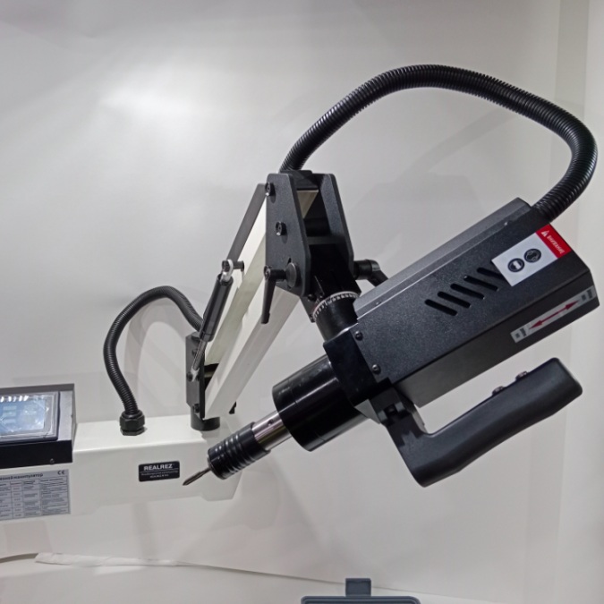 Резьбонарезной манипулятор REALREZ M12SФото 7626-04.jpg