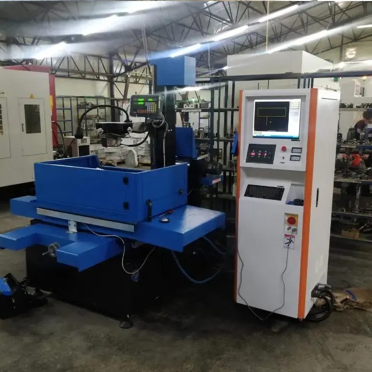 Электроэрозионный вырезной станок Realrez 550 (DK7755)Фото 7661-03.jpg