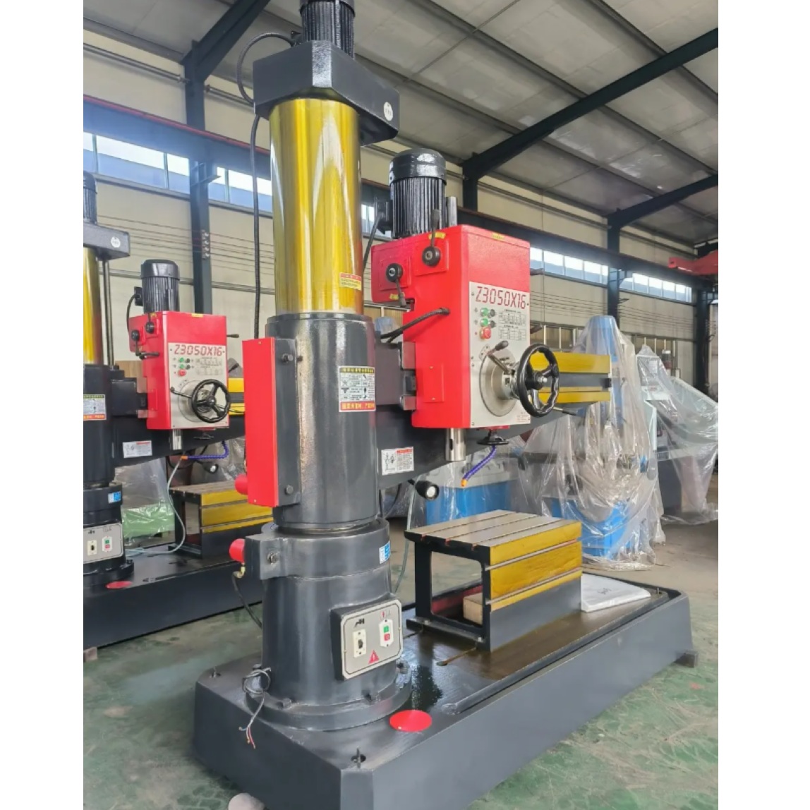 Радиально-сверлильный станок REALREZ Z3050X16Фото 7694-02.jpg