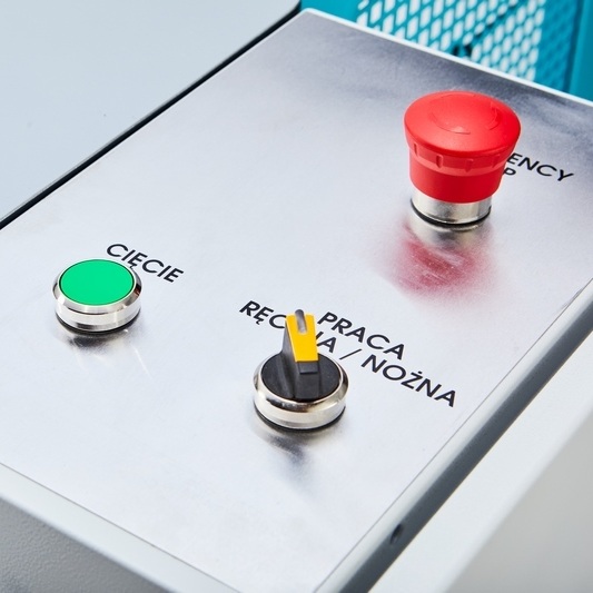 Электромеханическая гильотина MAZANEK GM-2500/1.5Фото 8520-03.jpg