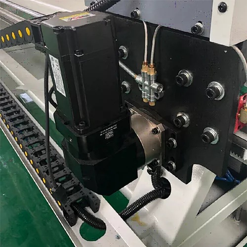 Автоматический торцовочный станок с вырезкой дефектов EcoWood MasterCut 250Фото 8660-05.jpg