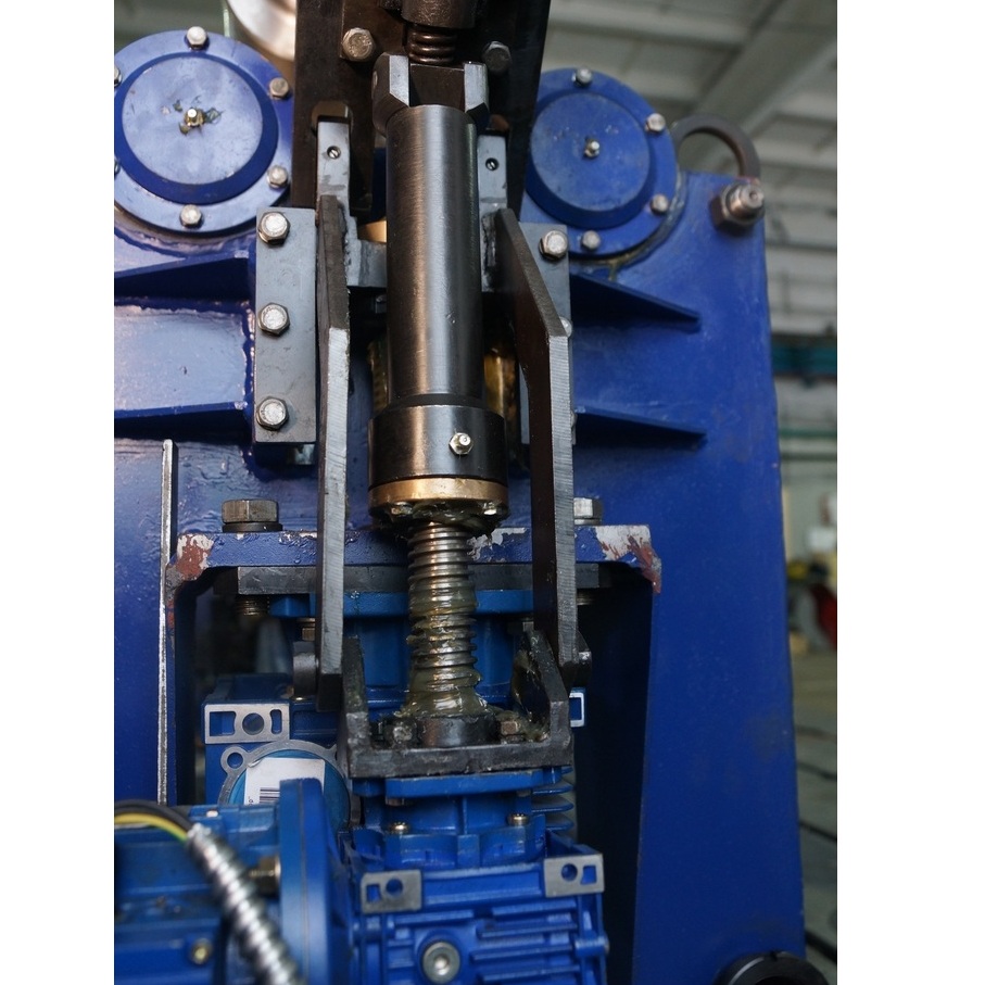 Валковая машина ИК2243 (16х2000 мм)Фото 9174-03.jpg