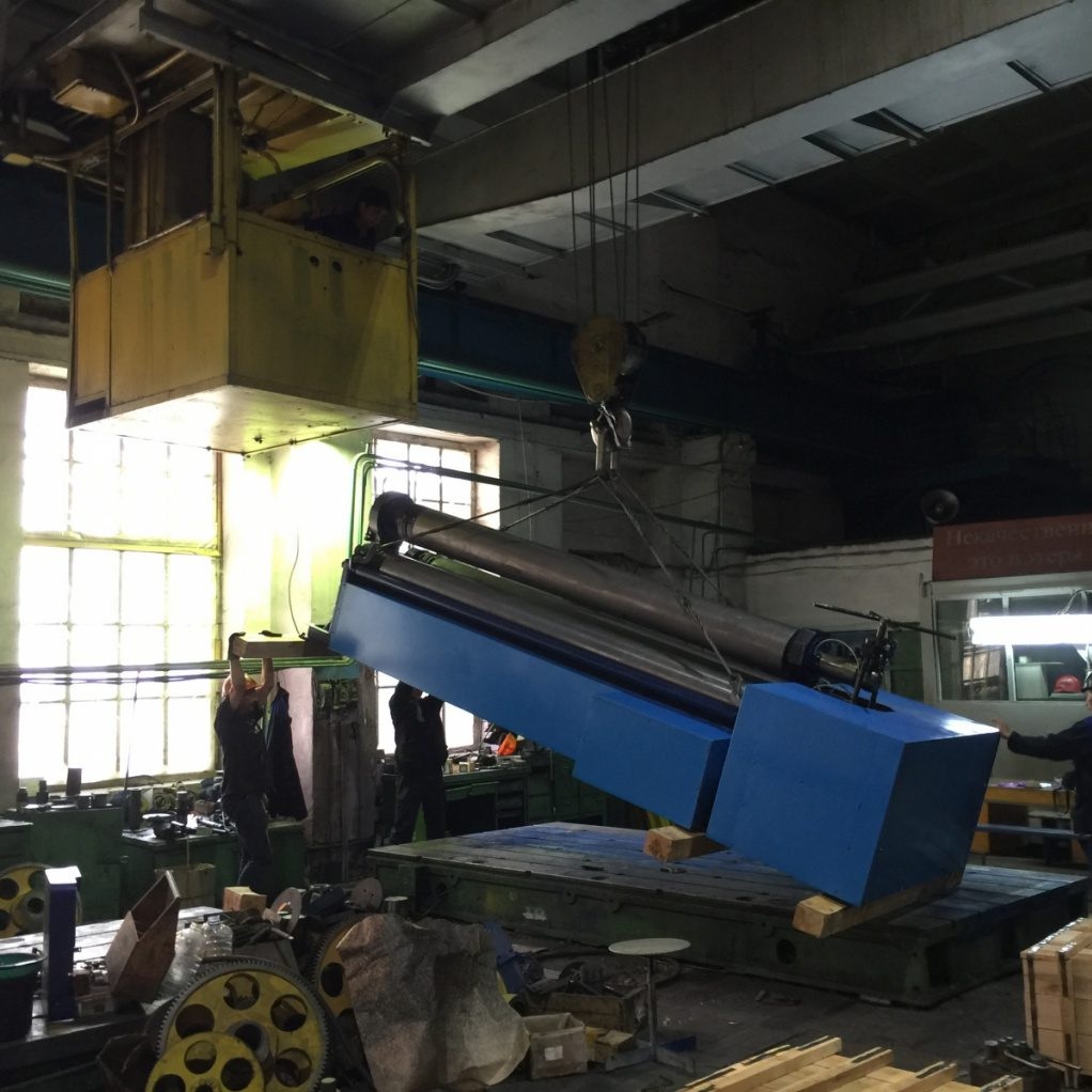 Валковая машина ИК2243 (16х2000 мм)Фото 9174-05.jpg