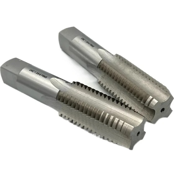 Метчик TORNERI UNC 1 3/8" 6 нитей Р6М5 комплект из 2-х штукФото 9316-02.jpg