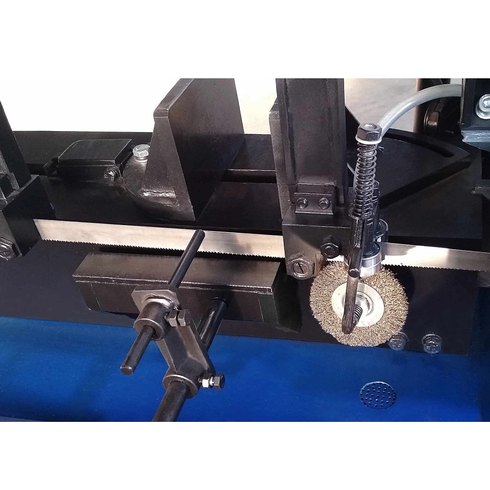 Ленточнопильный отрезной станок СОМ-210ЛФото 9428-02.jpg