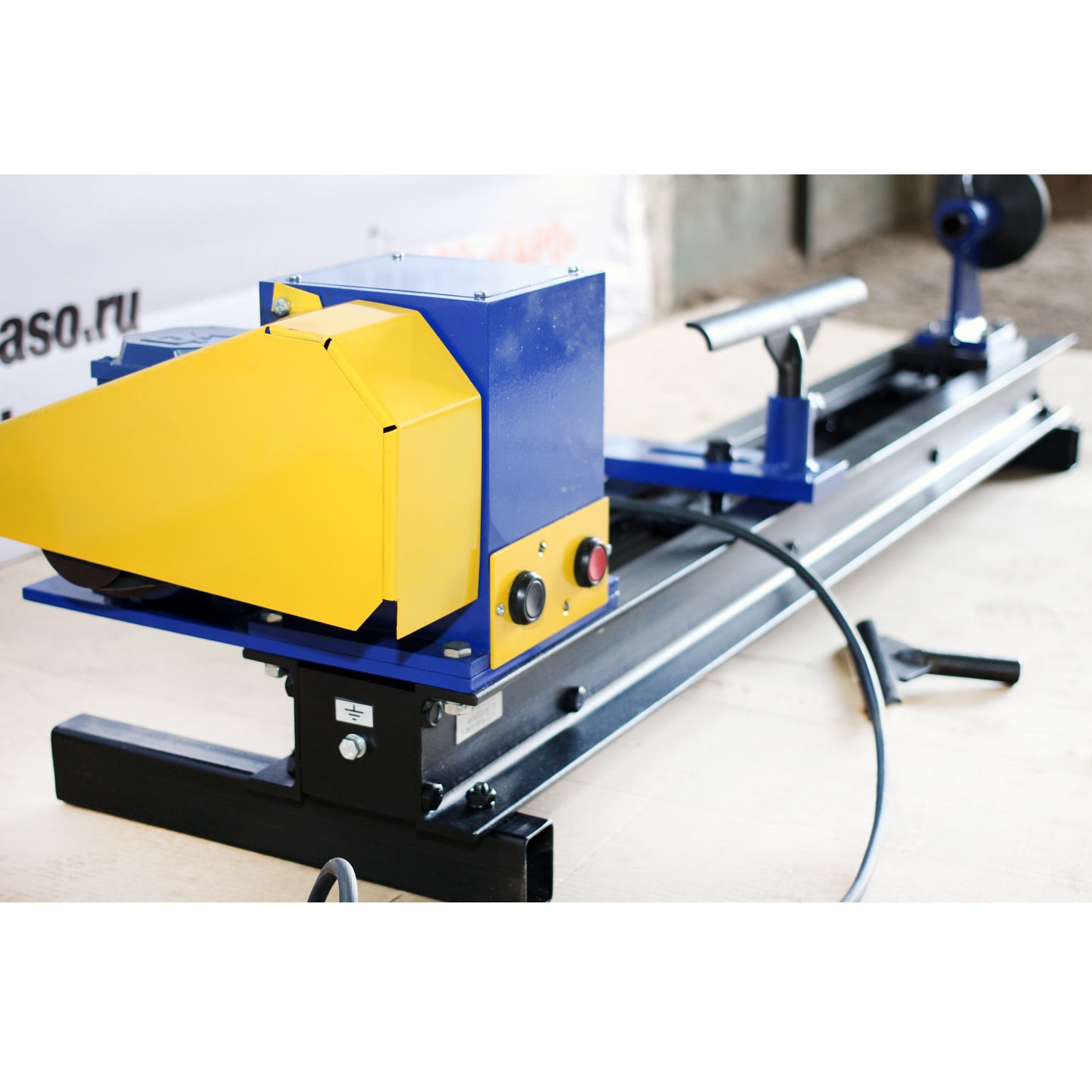 Станок токарный деревообрабатывающий ТДСФото 9450-02.jpg