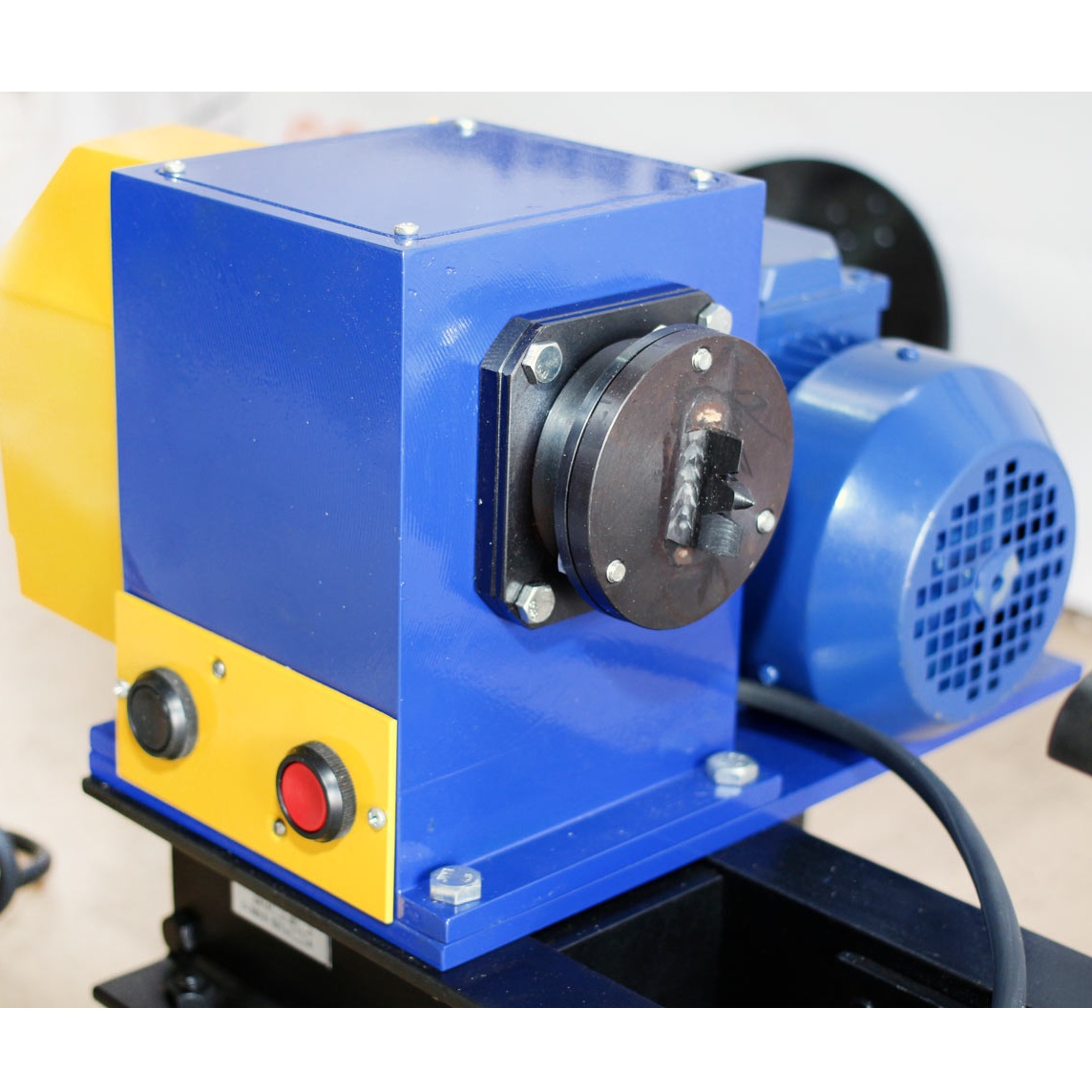 Станок токарный деревообрабатывающий ТДСФото 9450-03.jpg