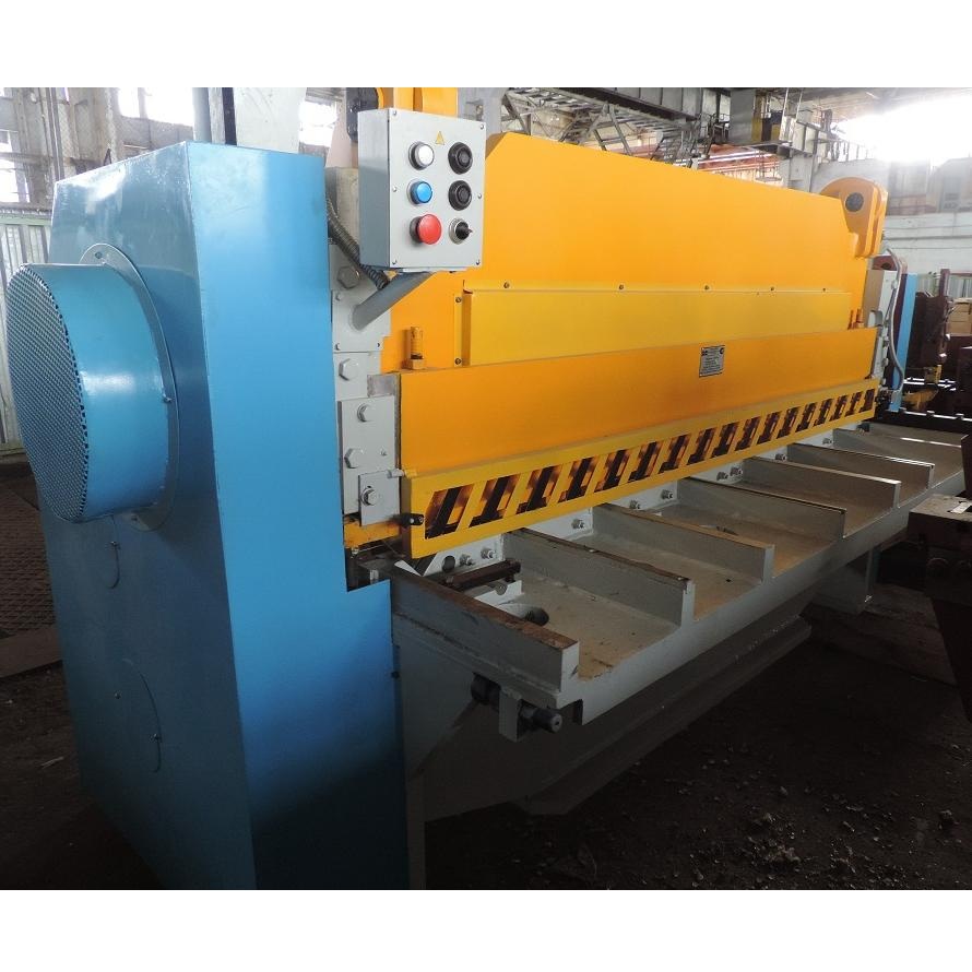 Механические гильотинные ножницы НЛ3421 (12х2200мм)Фото 9682-02.jpg